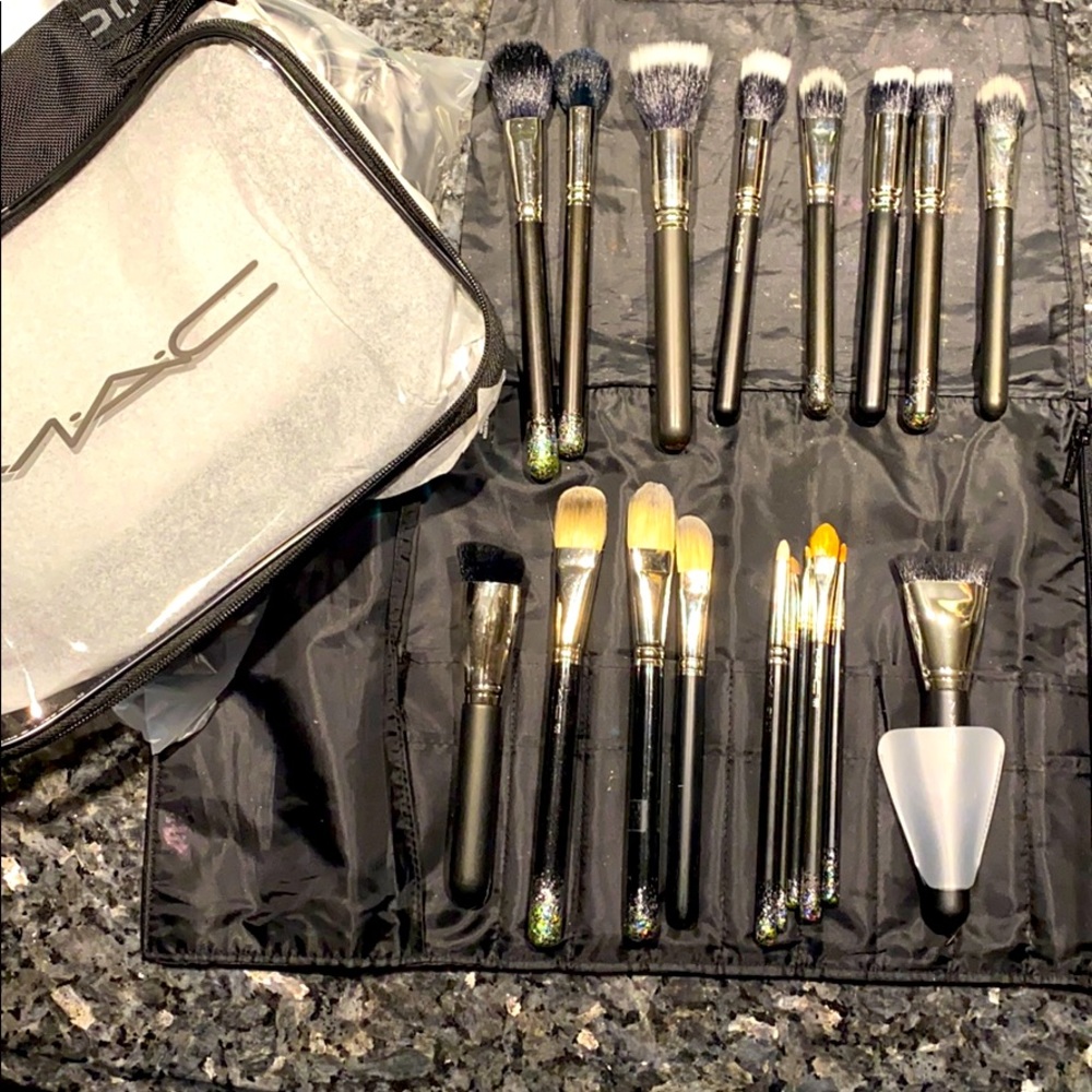 MAC TOOL HAUL - NATURAL BRUSHES & 4 ZUCA CASES